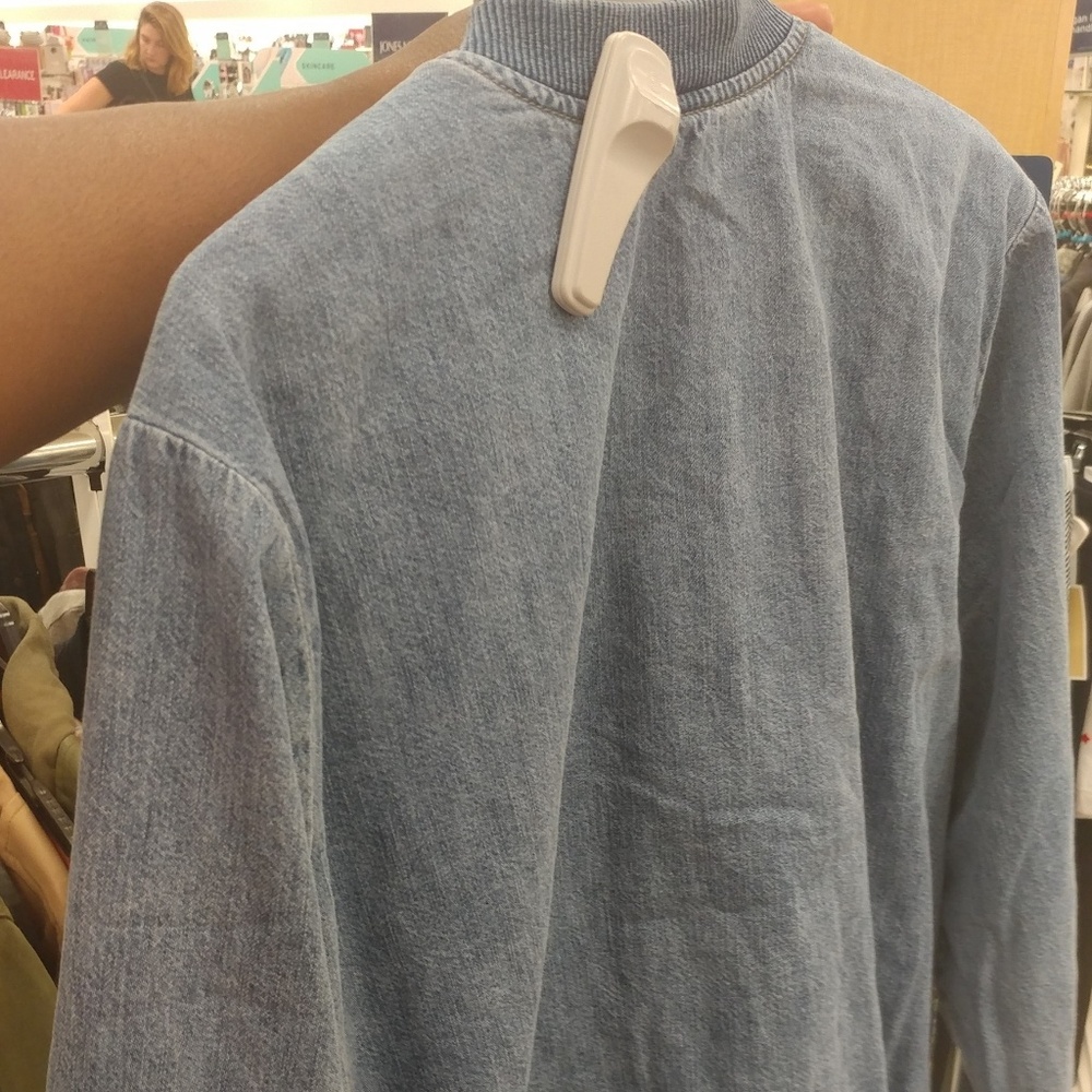 Women's Jacket - Picture 3 of 4